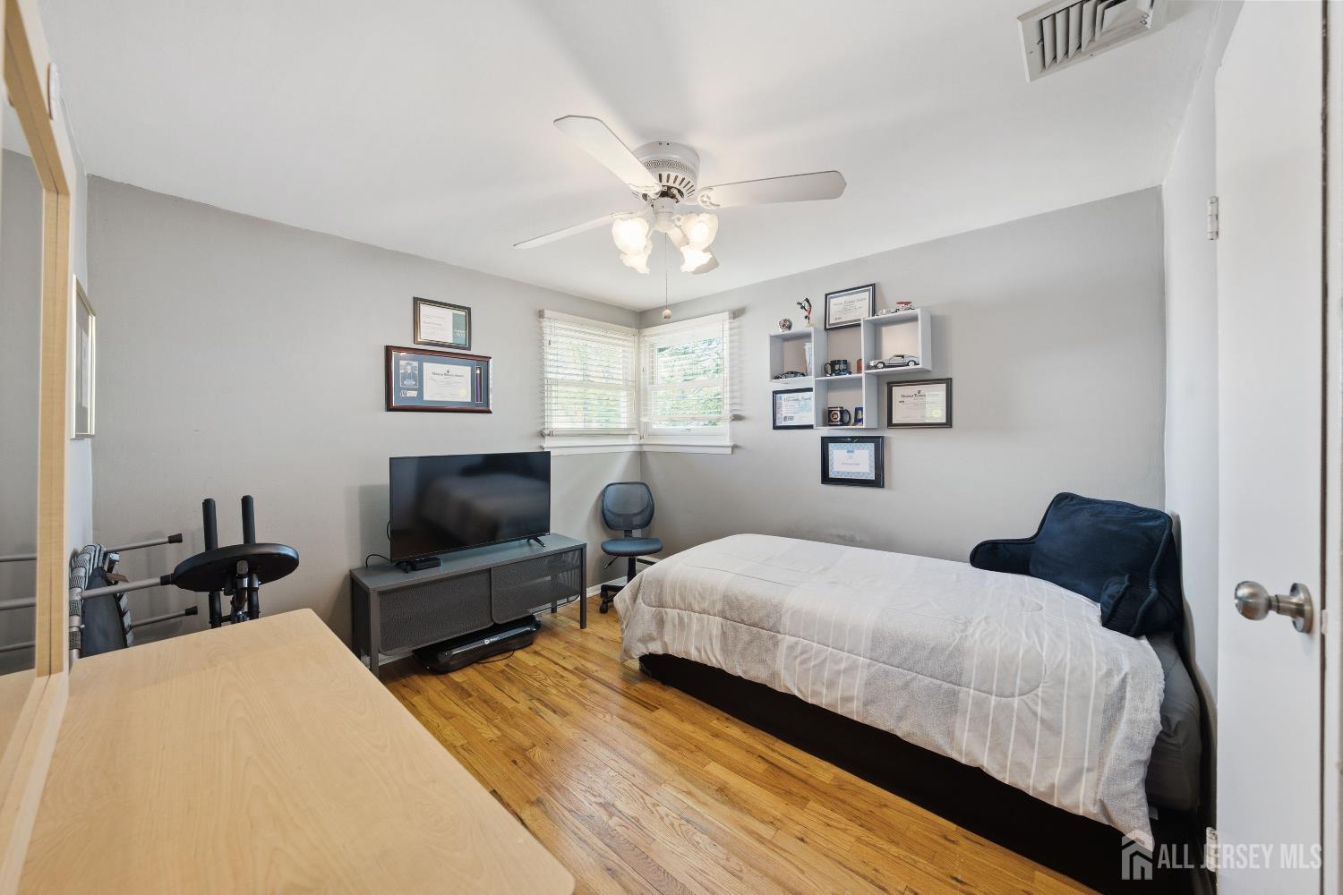 96 Drake Place Colonia, NJ 07067 - Photo 12 of 23