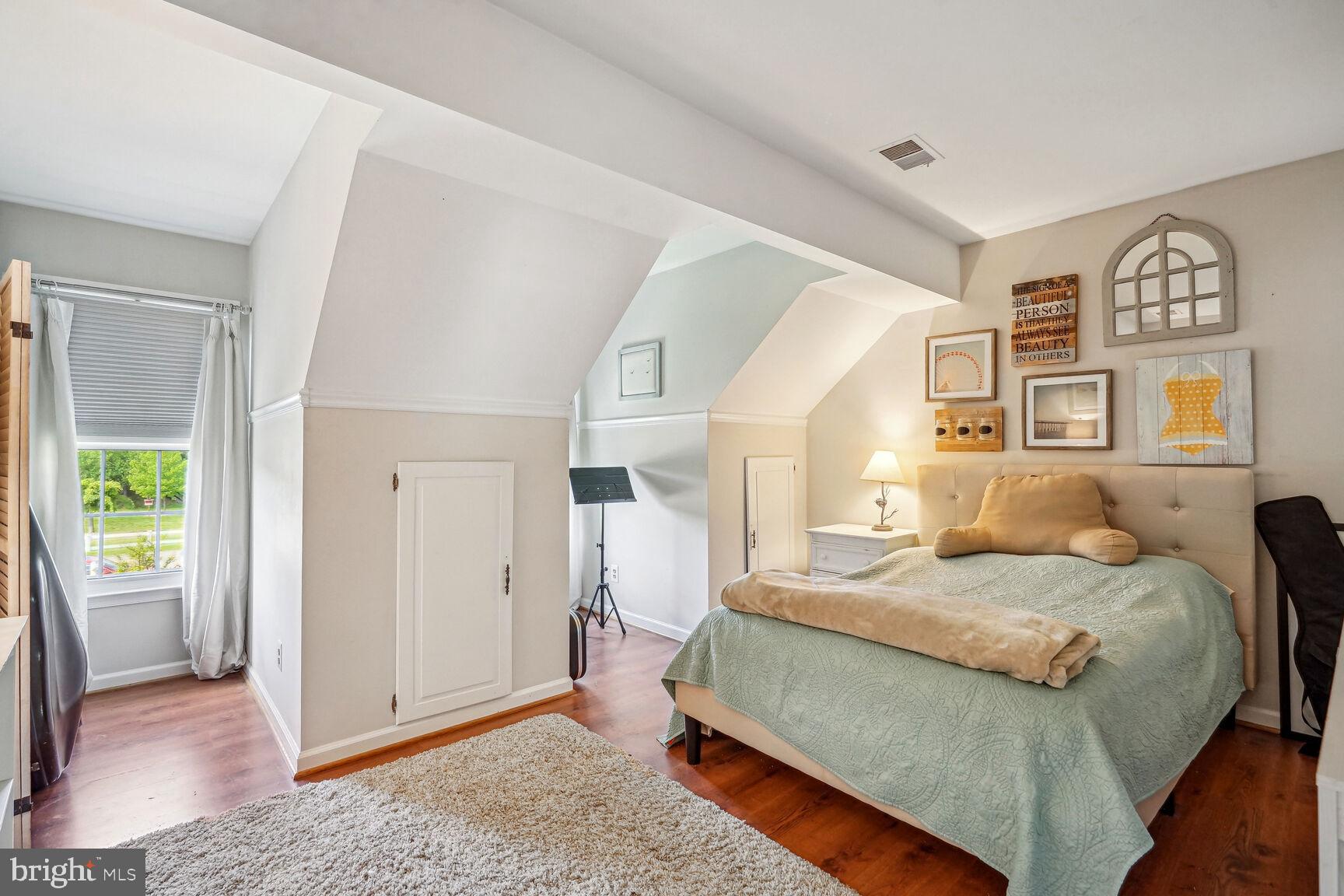9348 Burke Road Burke, VA 22015 - Photo 23 of 55 Bedroom #3