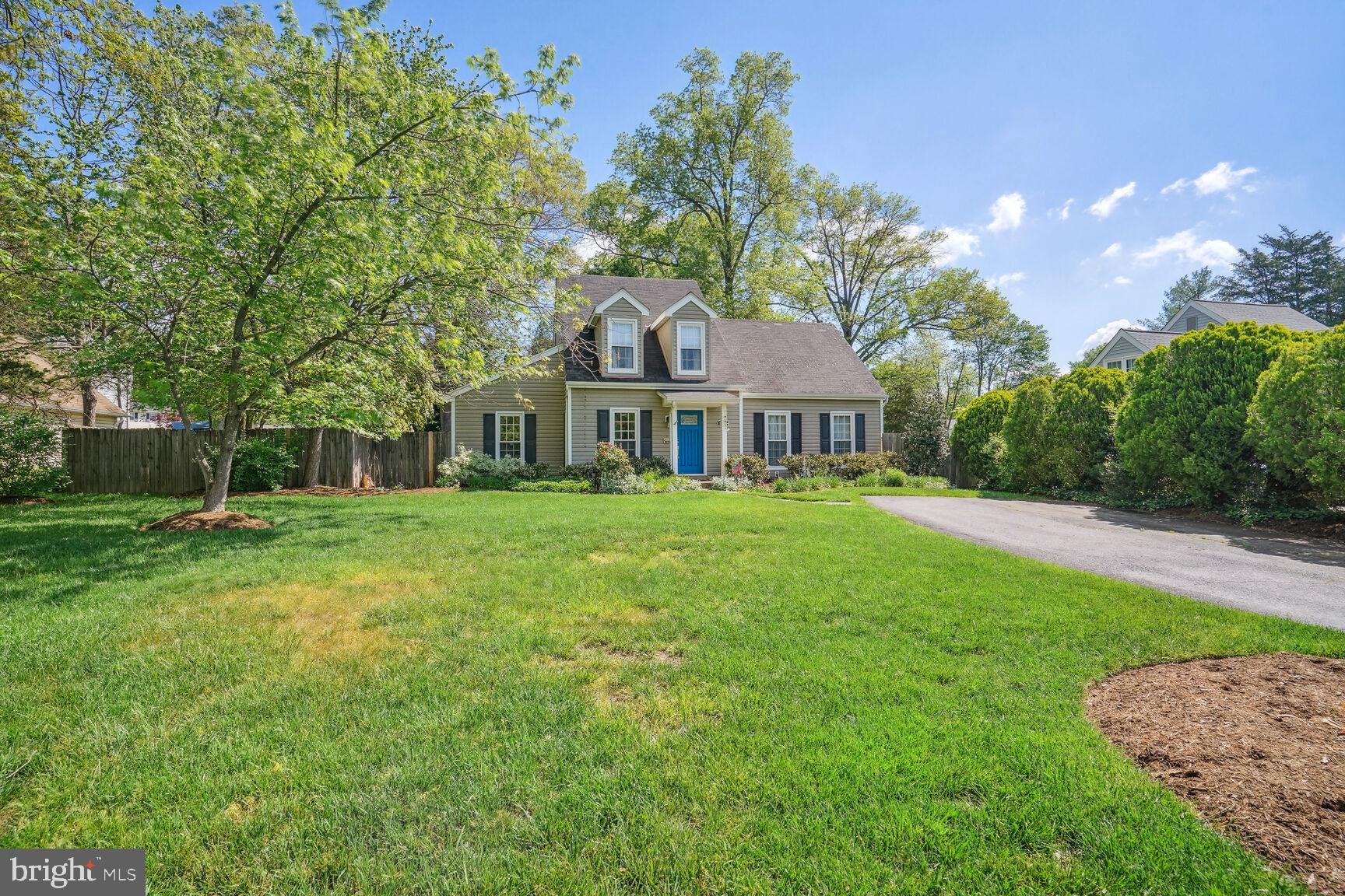 9348 Burke Road Burke, VA 22015 - Photo 3 of 55 18,000 sq foot lot set off the road