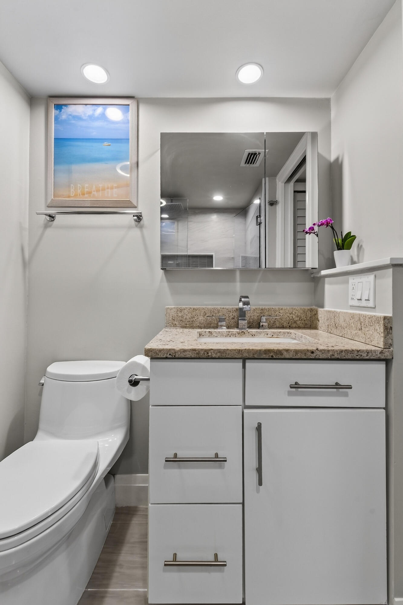 1091 Keystone Drive Jupiter, FL 33458 - Photo 28 of 57 Guest Bathroom