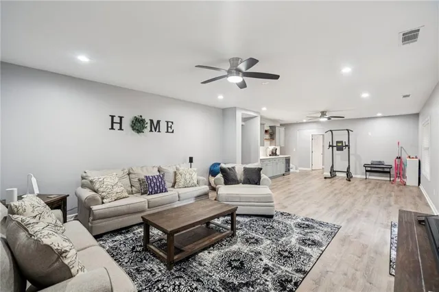 a view of a yard with a house