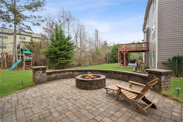 a view of a tennis court