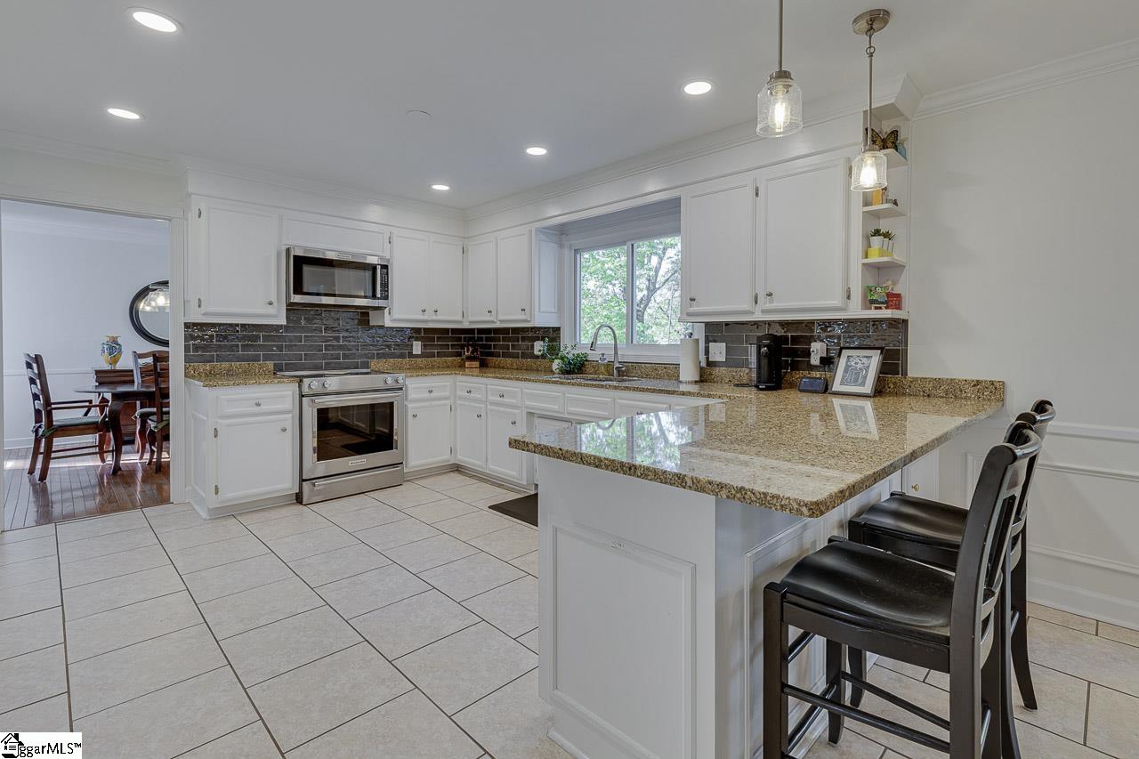 105 Berrywood Court Greer, SC 29650 - Photo 4 of 47