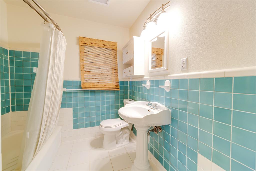 3559 Norfolk Road Fort Worth, TX 76109 - Photo 14 of 23 Bathroom