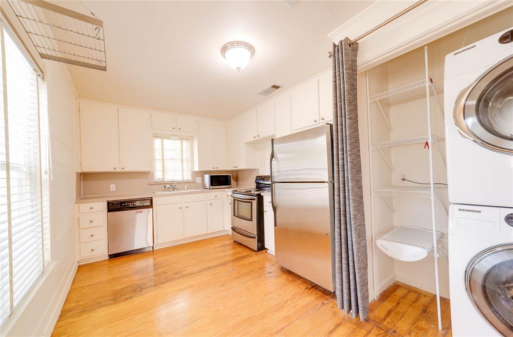 3559 Norfolk Road Fort Worth, TX 76109 - Photo 6 of 23 Stacked Full-size washer and dryer