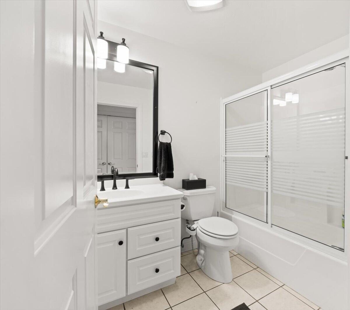 N2487 Nuttleman Road Barre, WI 54601 - Photo 23 of 91 Main Floor Hall Bath