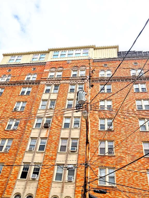 144 North Dithridge Street, Unit 1 Pittsburgh, PA 15213 - Photo 1 of 8 Penthouse Unit 1 at Dithridge Towers