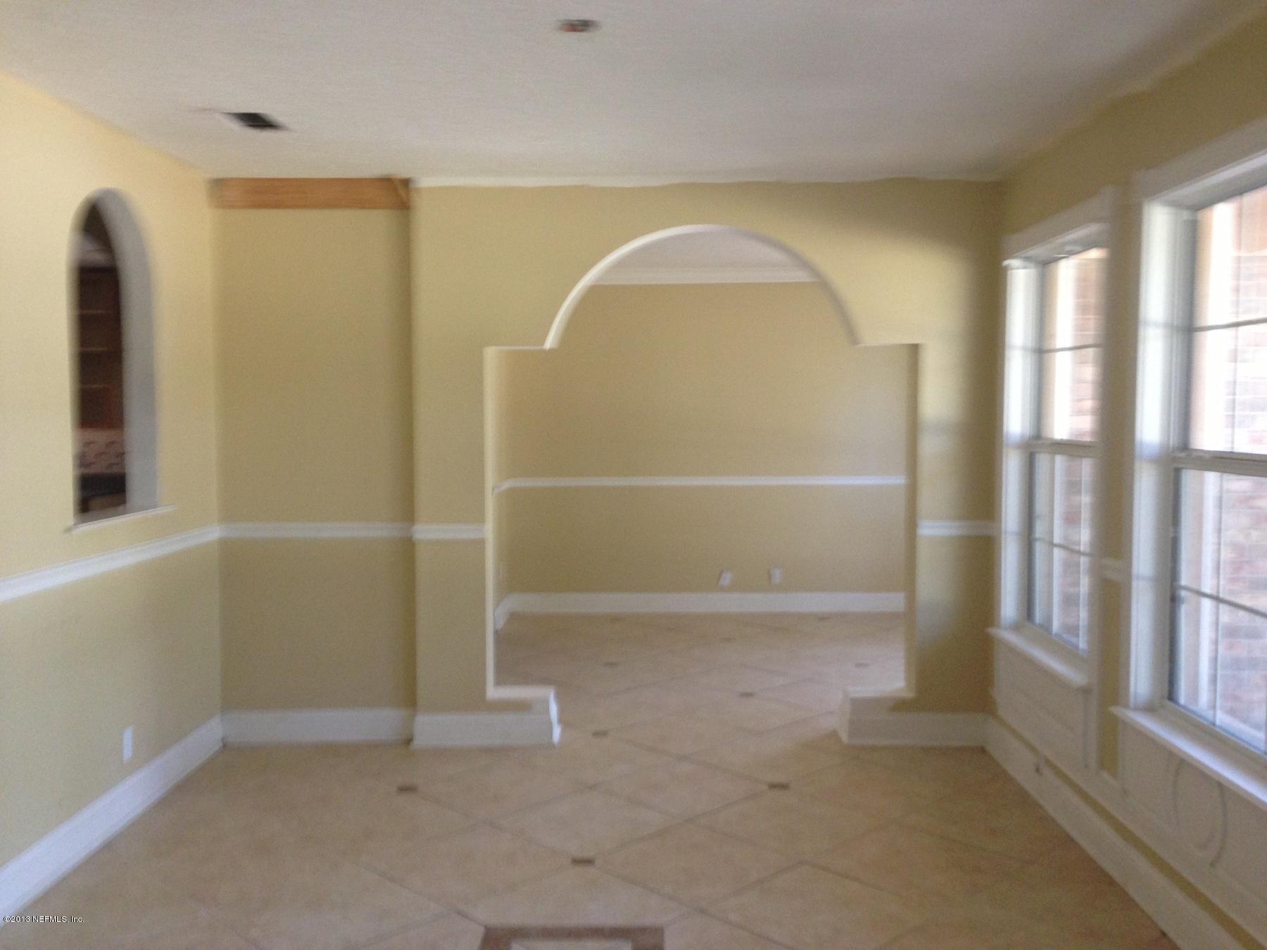 3995 Cross Creek Road Jacksonville, FL 32277 - Photo 8 of 9 LIVING ROOM2