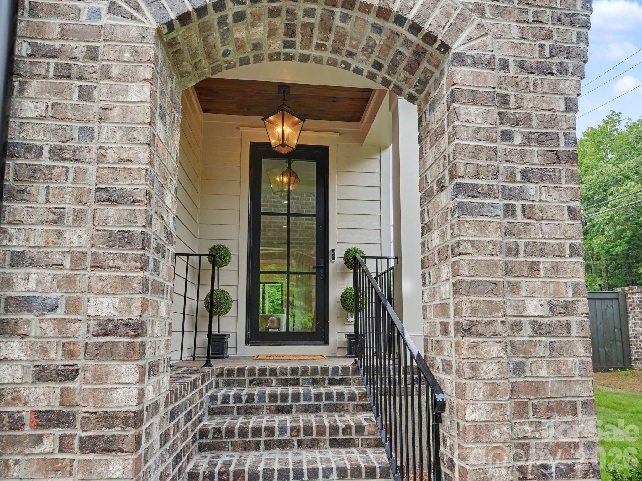 5971 Gate Post Road Charlotte, NC 28211 - Photo 2 of 39 Gallery Image 2