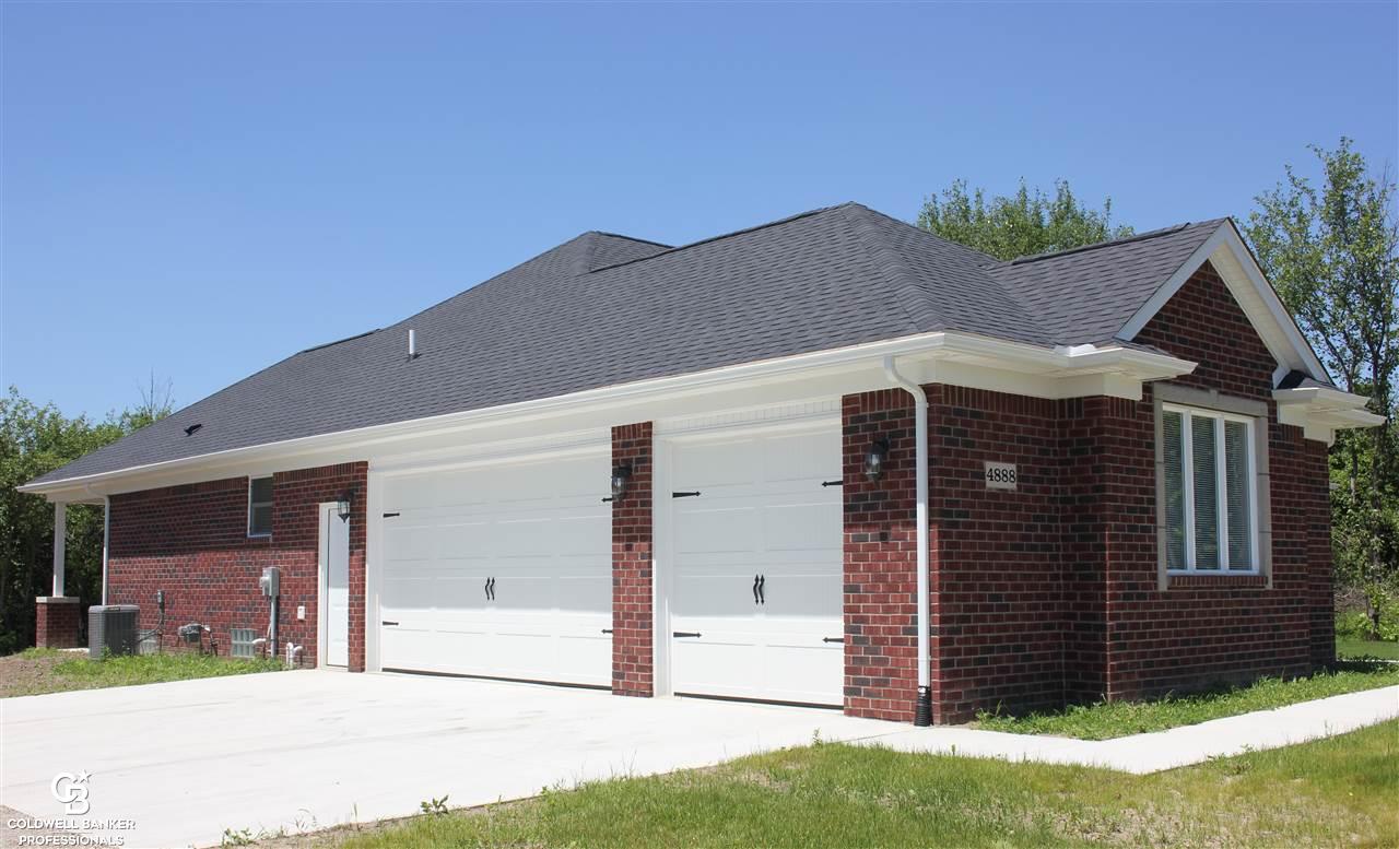 4888 Glover Road Almont, MI 48003 - Photo 6 of 54 31385513-5.JPG
