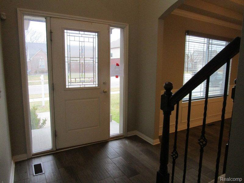 20902 Oak Ridge Drive Clinton Township, MI 48036 - Photo 4 of 21