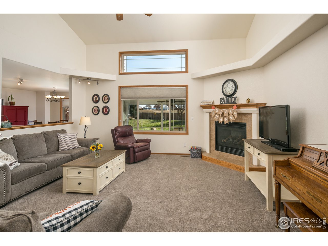 7306 23rd St Road Greeley, CO 80634 - Photo 9 of 40 Large Living Room