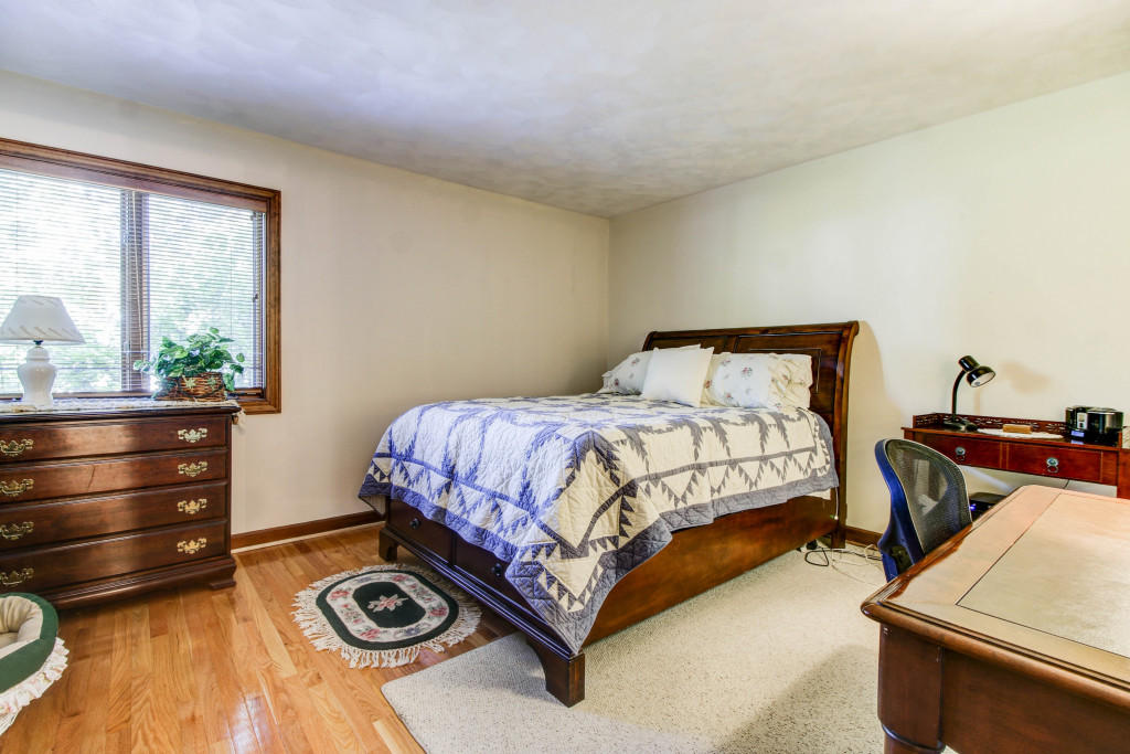 2658 Turnberry Road Salem, VA 24153 - Photo 22 of 46 019-233761-_MG_4328_29_30_5126874