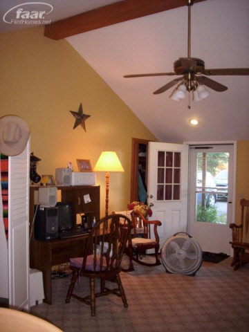 5209 North Center Road Flint, MI 48506 - Photo 4 of 10 20114402-3.JPG