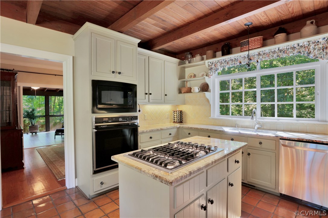 14600 Benefice Ridge Chesterfield, VA 23838 - Photo 17 of 37 Kitchen with terracotta tile floor, reproduction c
