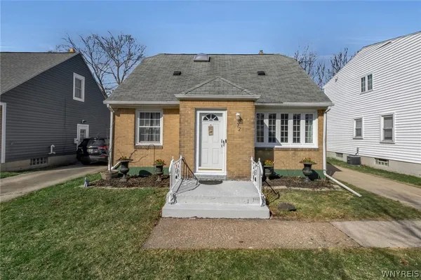 $229,900 | 72 Marquette Avenue, Tonawanda, NY 14217
