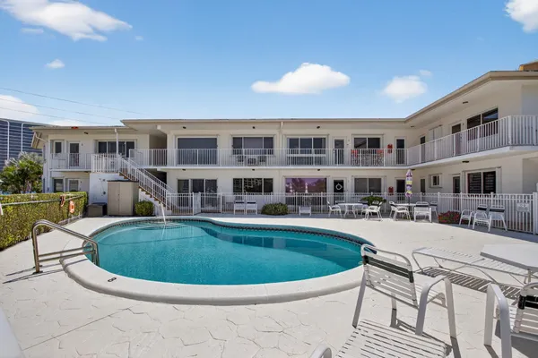 $3,000 | 999 North Riverside Drive, Unit 2, Pompano Beach, FL 33062