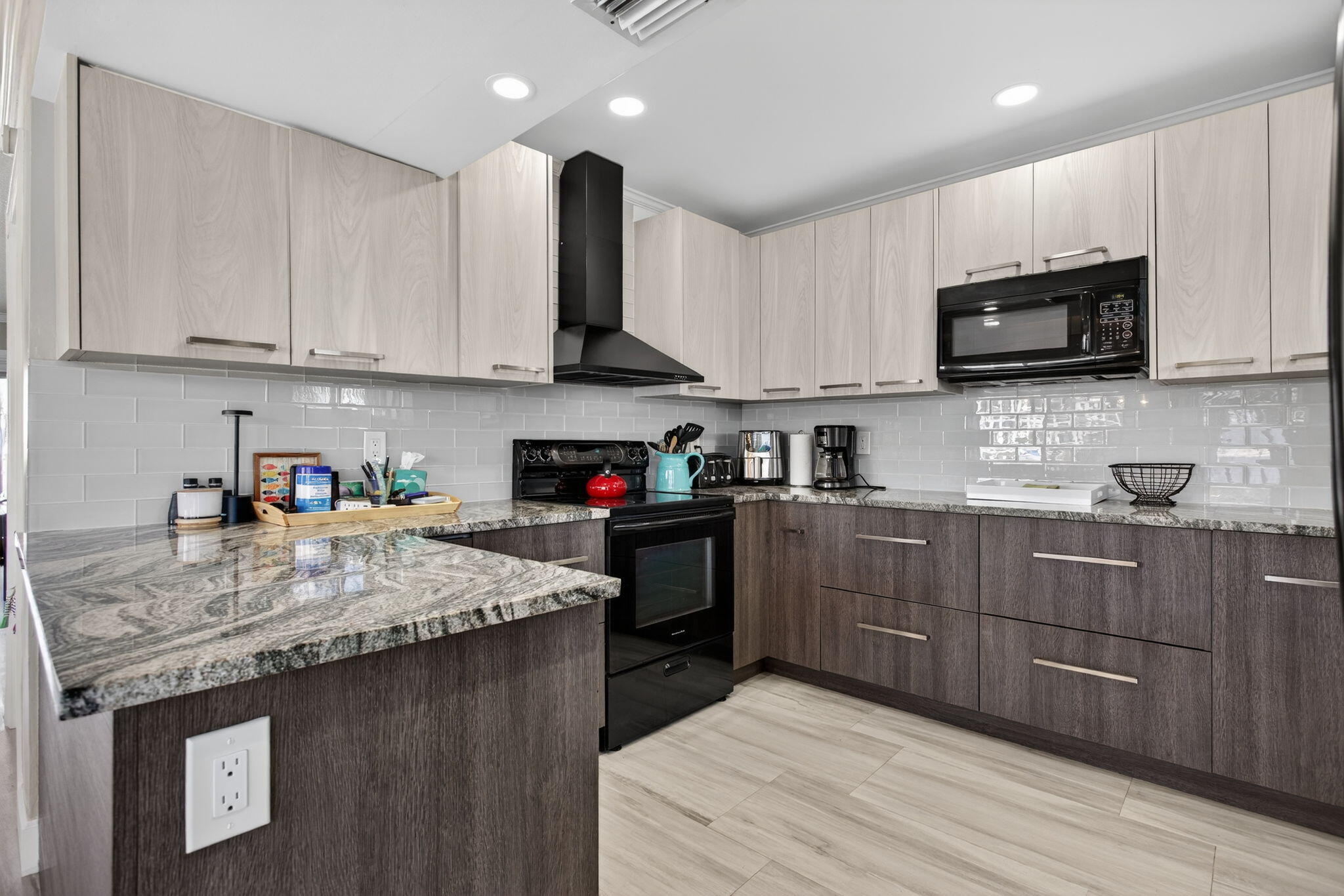 999 North Riverside Drive, Unit 2 Pompano Beach, FL 33062 - Photo 5 of 17 18-web-or-mls-999-8552