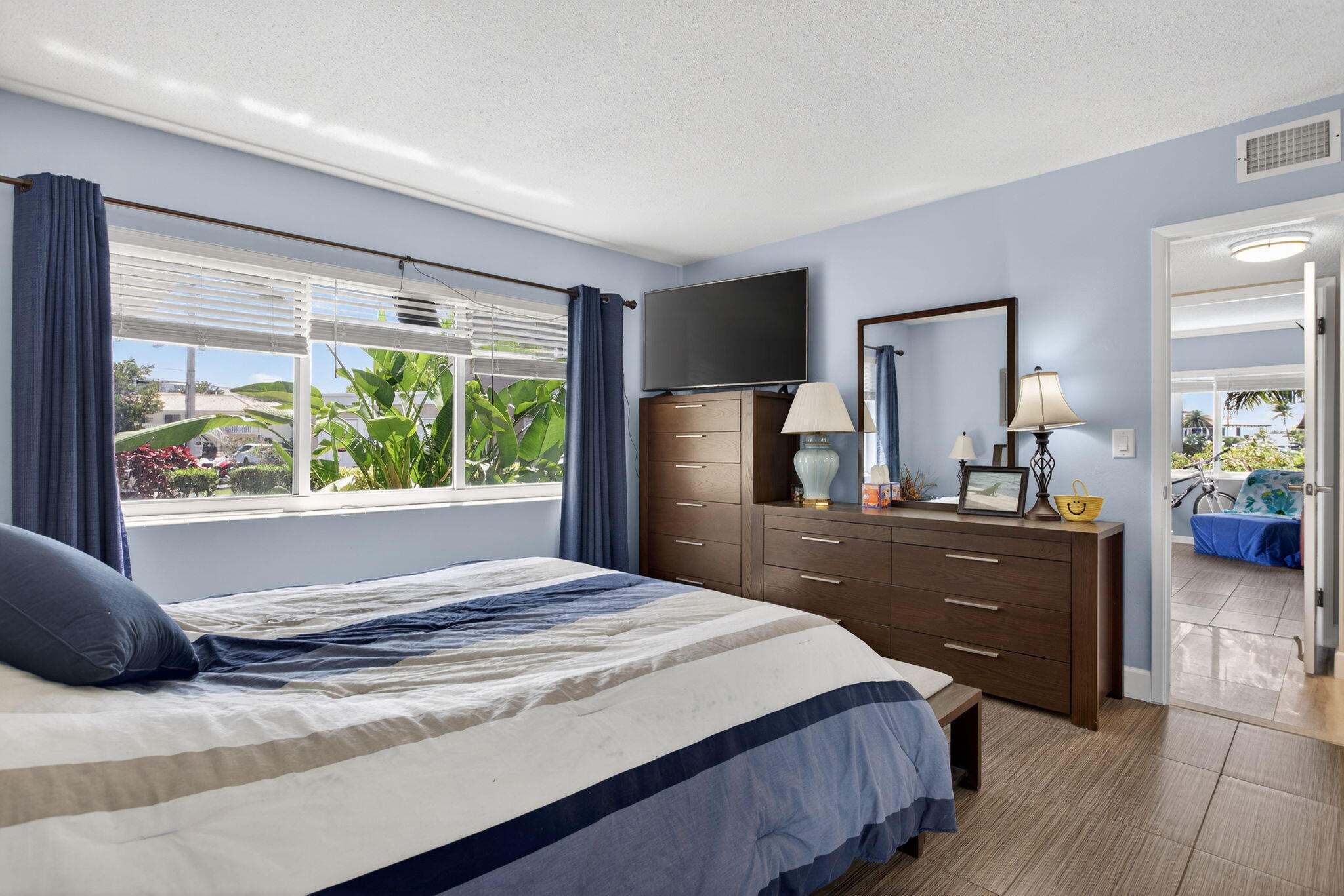 999 North Riverside Drive, Unit 2 Pompano Beach, FL 33062 - Photo 9 of 17 25-web-or-mls-999-8592