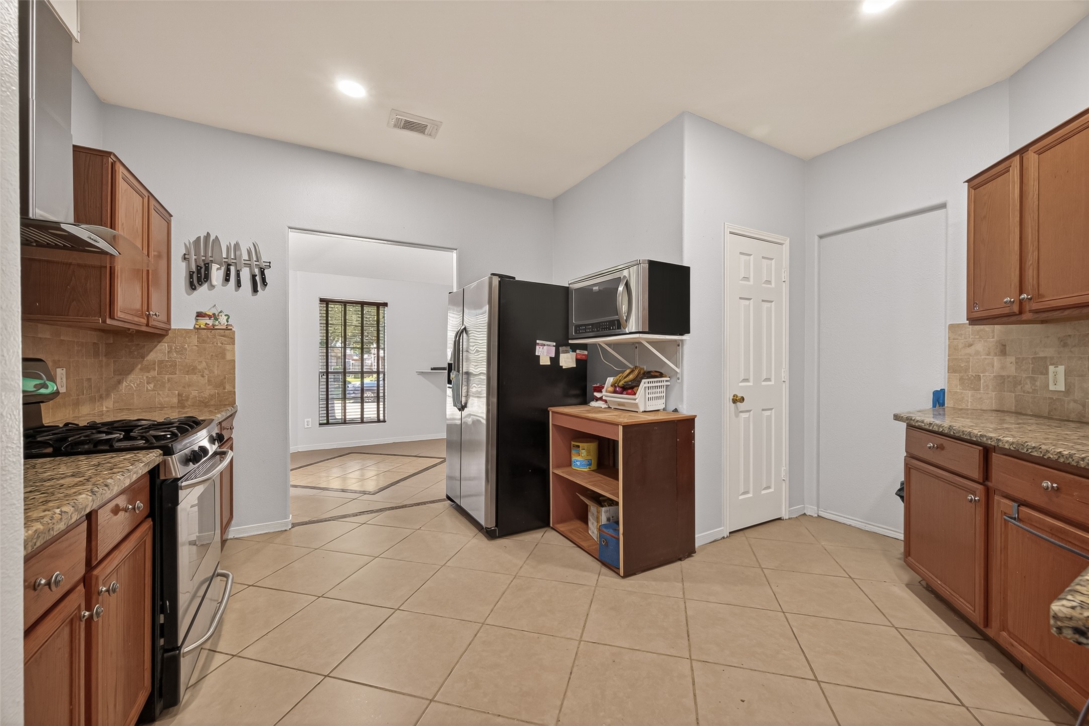 19322 Dawn Canyon Road Houston, TX 77084 - Photo 7 of 37 Kitchen area.