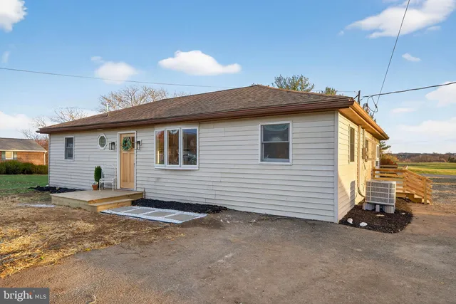 $395,000 | 2472 Leaman Road, Ronks, PA 17572