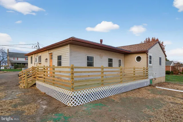 $395,000 | 2472 Leaman Road, Ronks, PA 17572