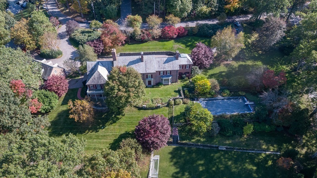 325 Nashawtuc Road Concord, MA 01742 - Photo 2 of 39 Gallery Image 2