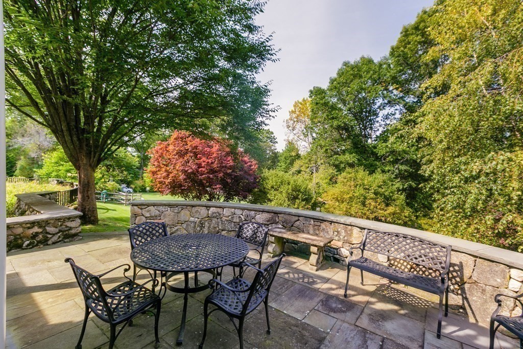325 Nashawtuc Road Concord, MA 01742 - Photo 21 of 39 Gallery Image 21