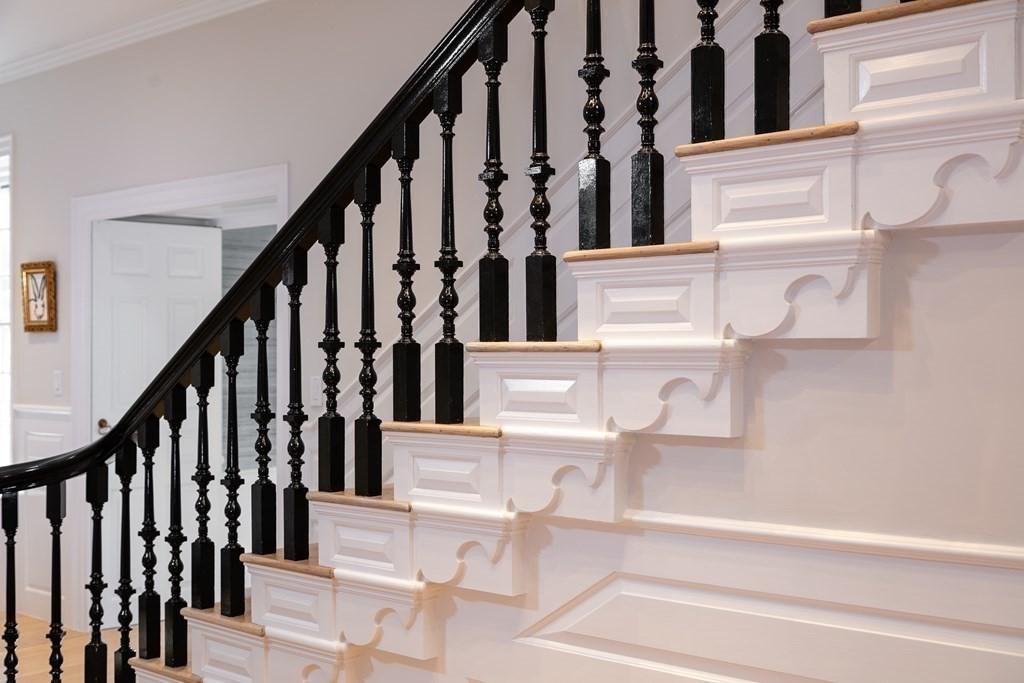 325 Nashawtuc Road Concord, MA 01742 - Photo 9 of 39 Gallery Image 9