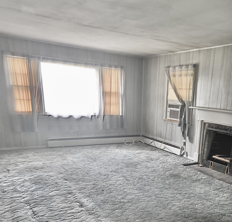 27 Mandalay Road Chicopee, MA 01020 - Photo 4 of 14 Gallery Image 4