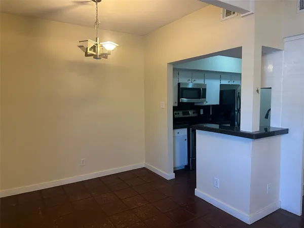 $1,300 | 1509 West 39th 1/2 Street, Unit 104, Austin, TX 78756