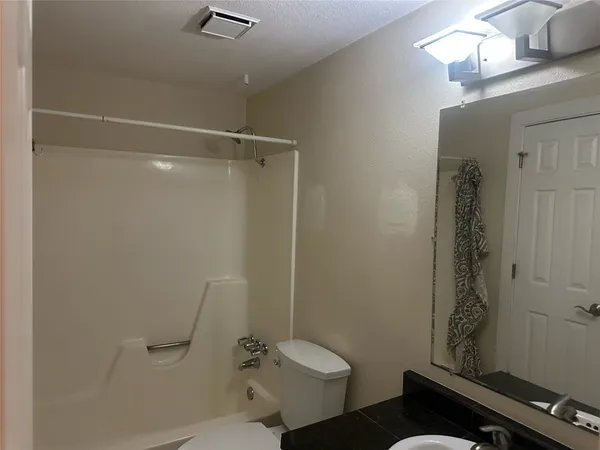 $1,300 | 1509 West 39th 1/2 Street, Unit 104, Austin, TX 78756