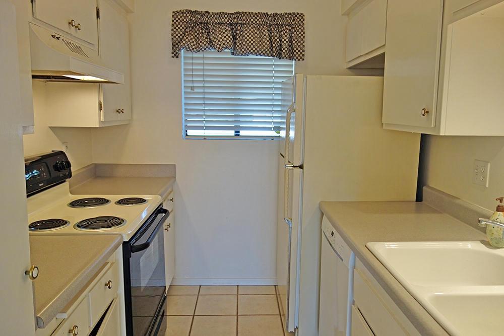 988 Miramonte Drive, Unit 7 Santa Barbara, CA 93109 - Photo 8 of 15 Kitchen