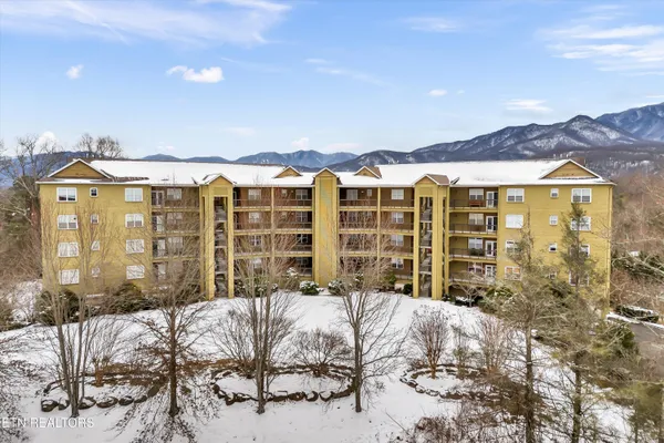 $575,000 | 338 Pinnacle View Way, Unit 132, Gatlinburg, TN 37738