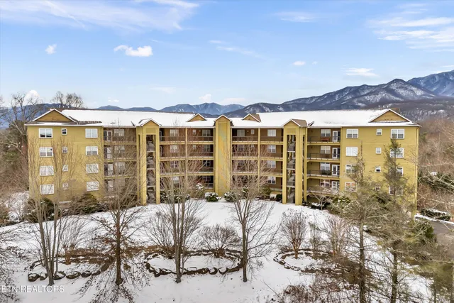 $585,000 | 338 Pinnacle View Way, Unit 132, Gatlinburg, TN 37738