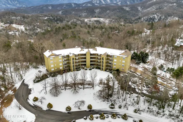 $585,000 | 338 Pinnacle View Way, Unit 132, Gatlinburg, TN 37738