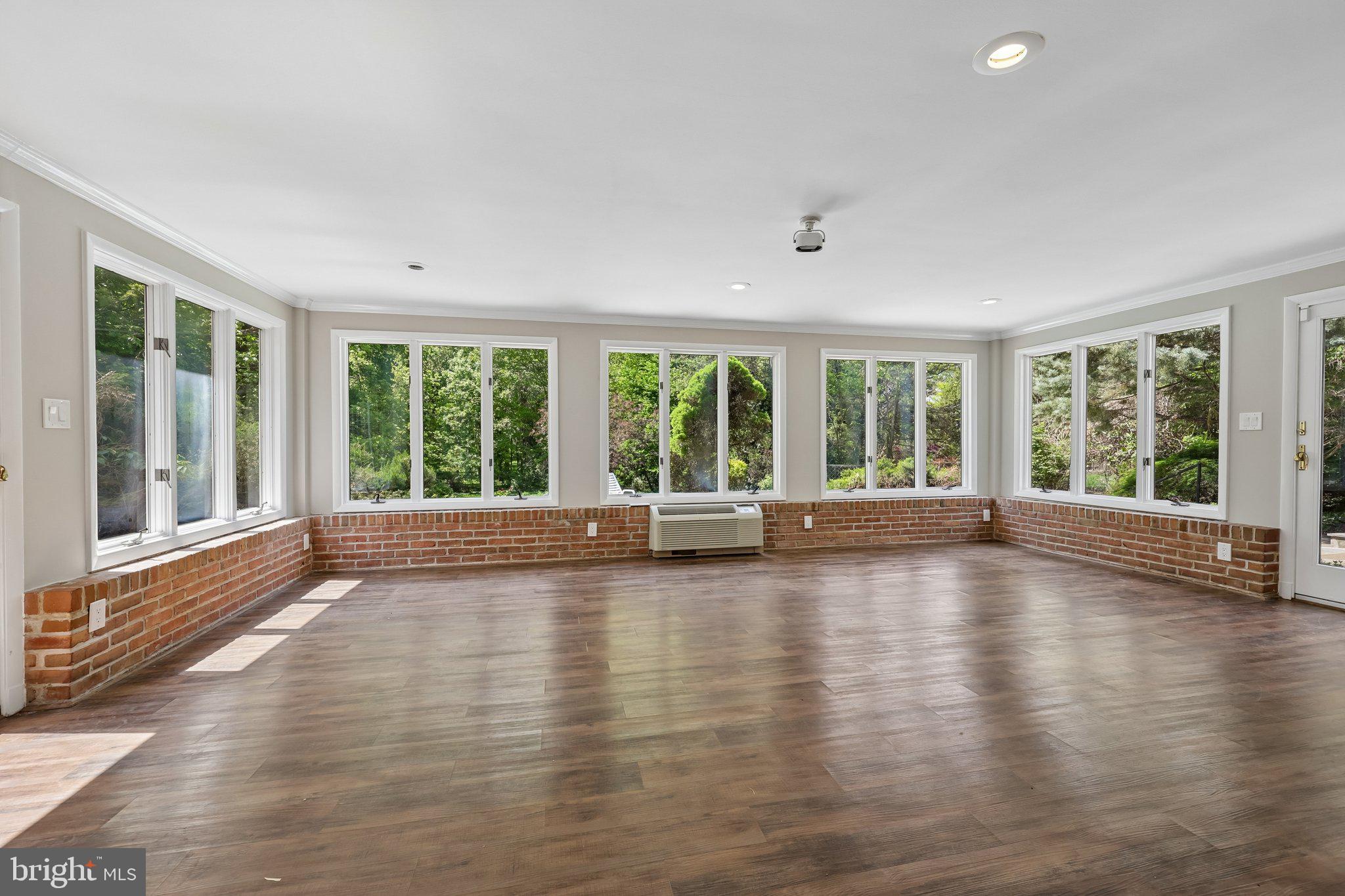 10410 Gary Road Potomac, MD 20854 - Photo 44 of 67 Large sunroom