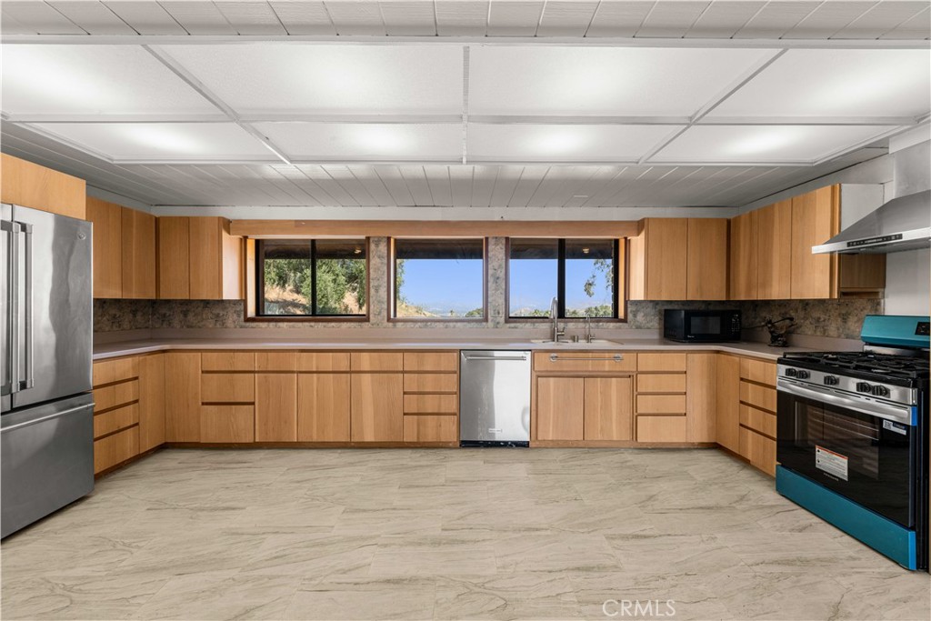 6308 Hawarden Drive Riverside, CA 92506 - Photo 13 of 40