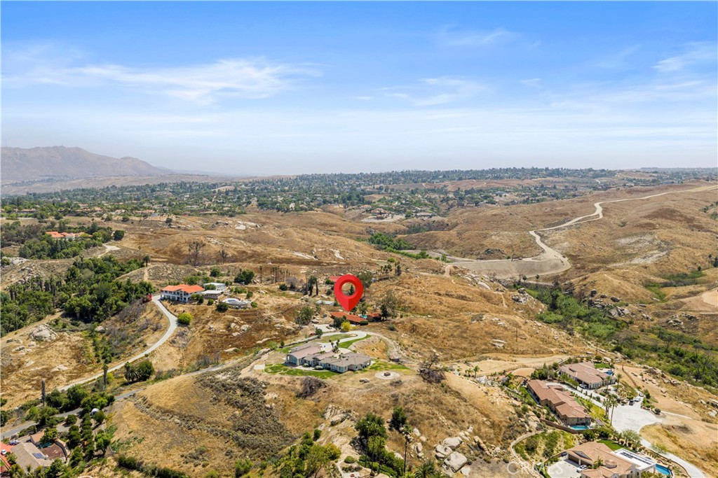 6308 Hawarden Drive Riverside, CA 92506 - Photo 5 of 40