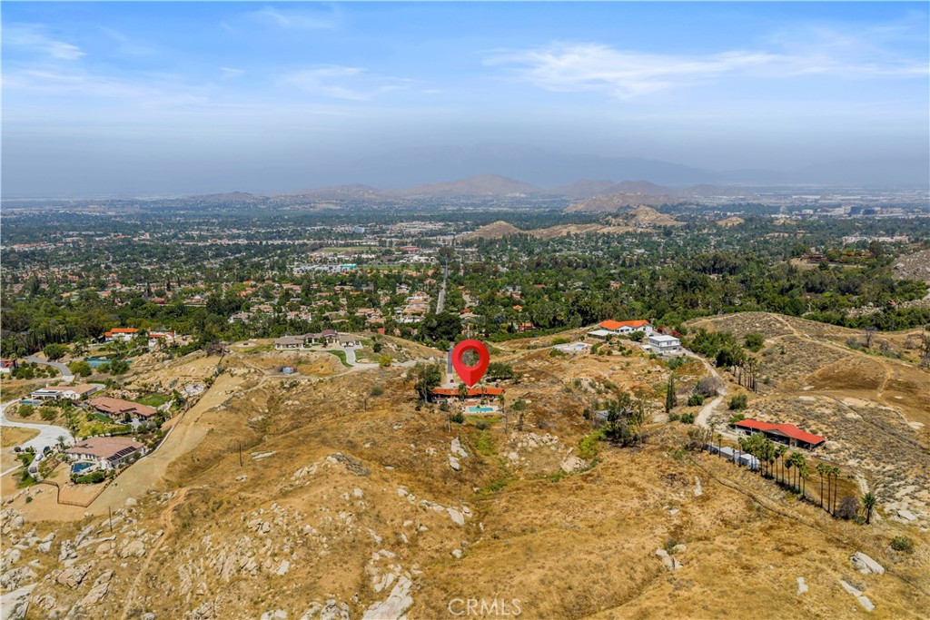 6308 Hawarden Drive Riverside, CA 92506 - Photo 6 of 40