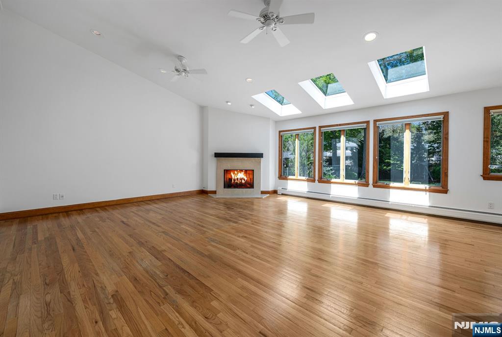 309 South Drive Paramus, NJ 07652 - Photo 13 of 50