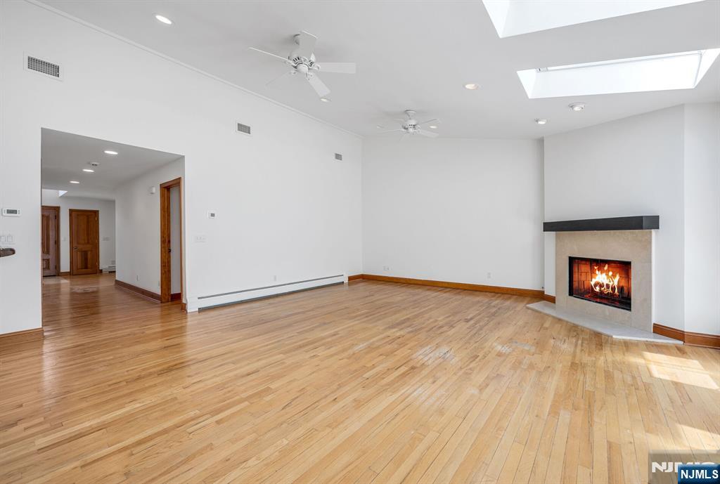309 South Drive Paramus, NJ 07652 - Photo 14 of 50