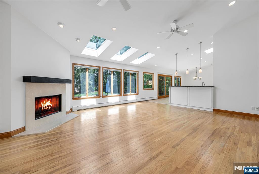 309 South Drive Paramus, NJ 07652 - Photo 15 of 50