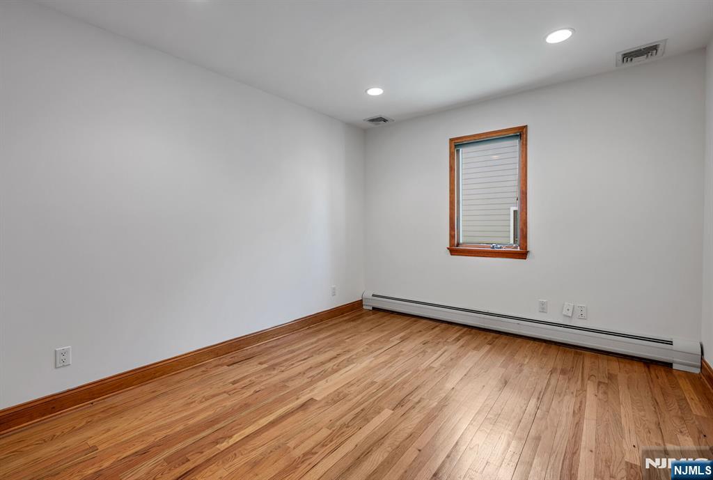 309 South Drive Paramus, NJ 07652 - Photo 23 of 50