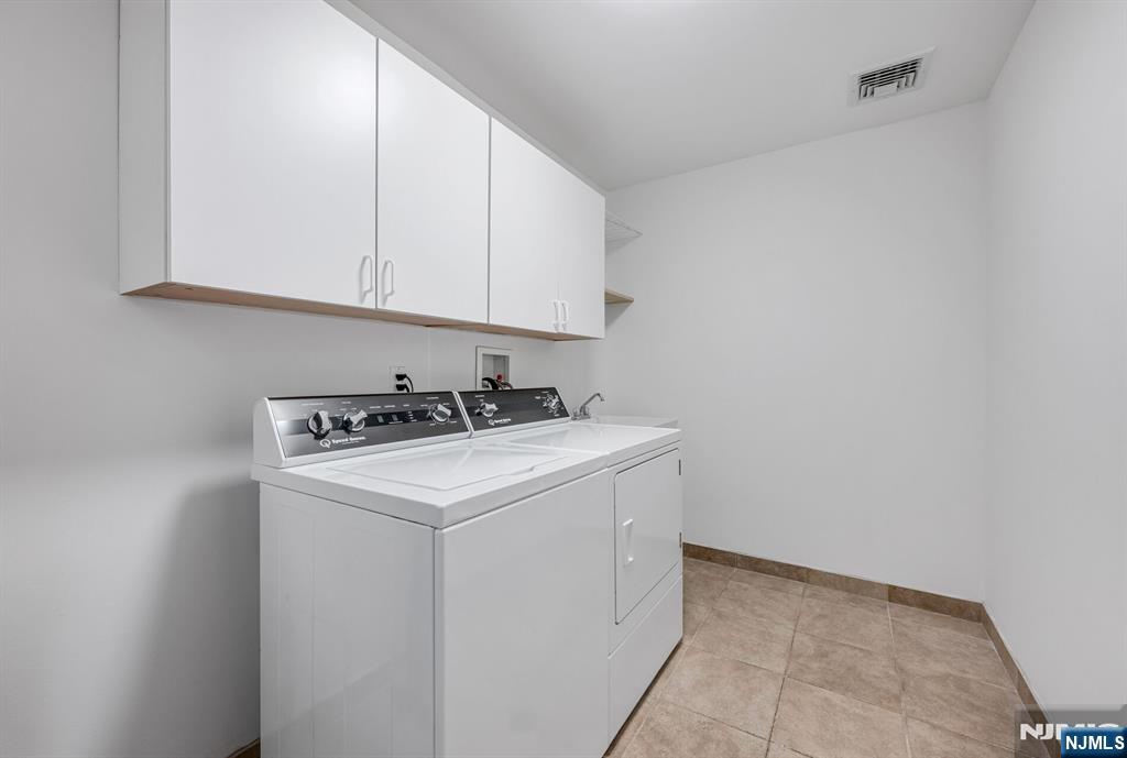 309 South Drive Paramus, NJ 07652 - Photo 24 of 50