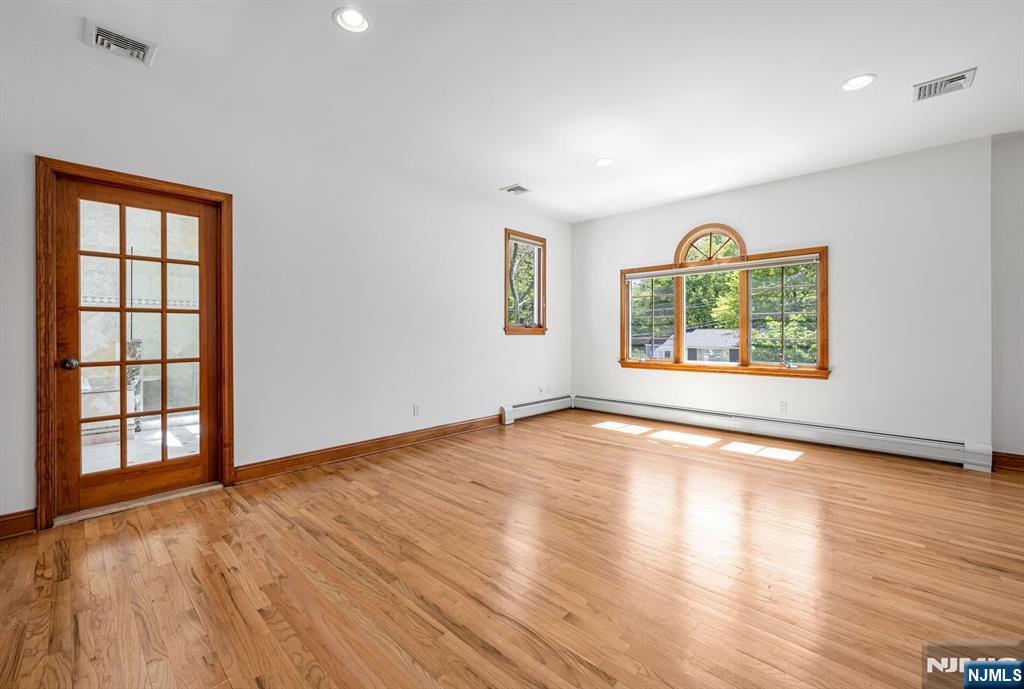 309 South Drive Paramus, NJ 07652 - Photo 28 of 50