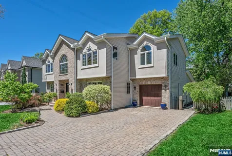 $1,395,000 | 309 South Drive, Paramus, NJ 07652