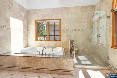$1,395,000 | 309 South Drive, Paramus, NJ 07652