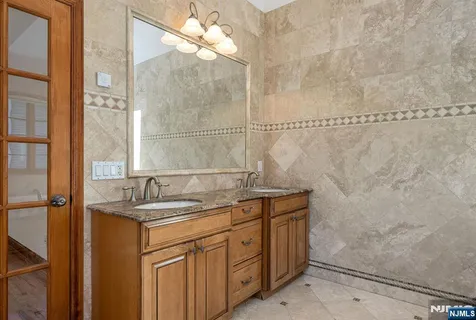 $1,395,000 | 309 South Drive, Paramus, NJ 07652