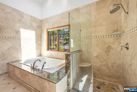 $1,395,000 | 309 South Drive, Paramus, NJ 07652